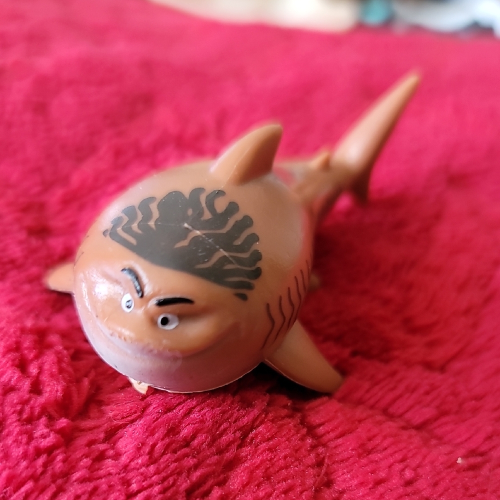Disney Moana Mega Maui Mini shark figure